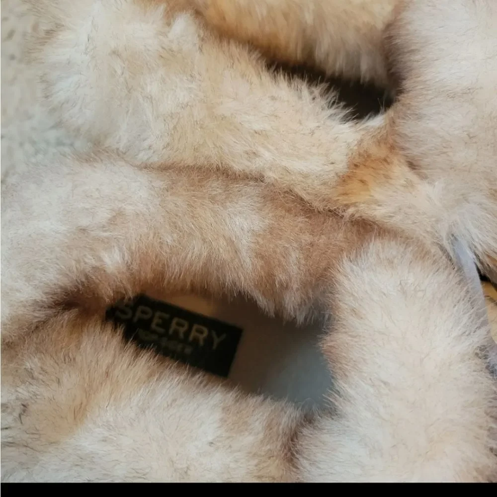 Sperry Saltwater Low Fur Lined Boots - Picture 6 of 6